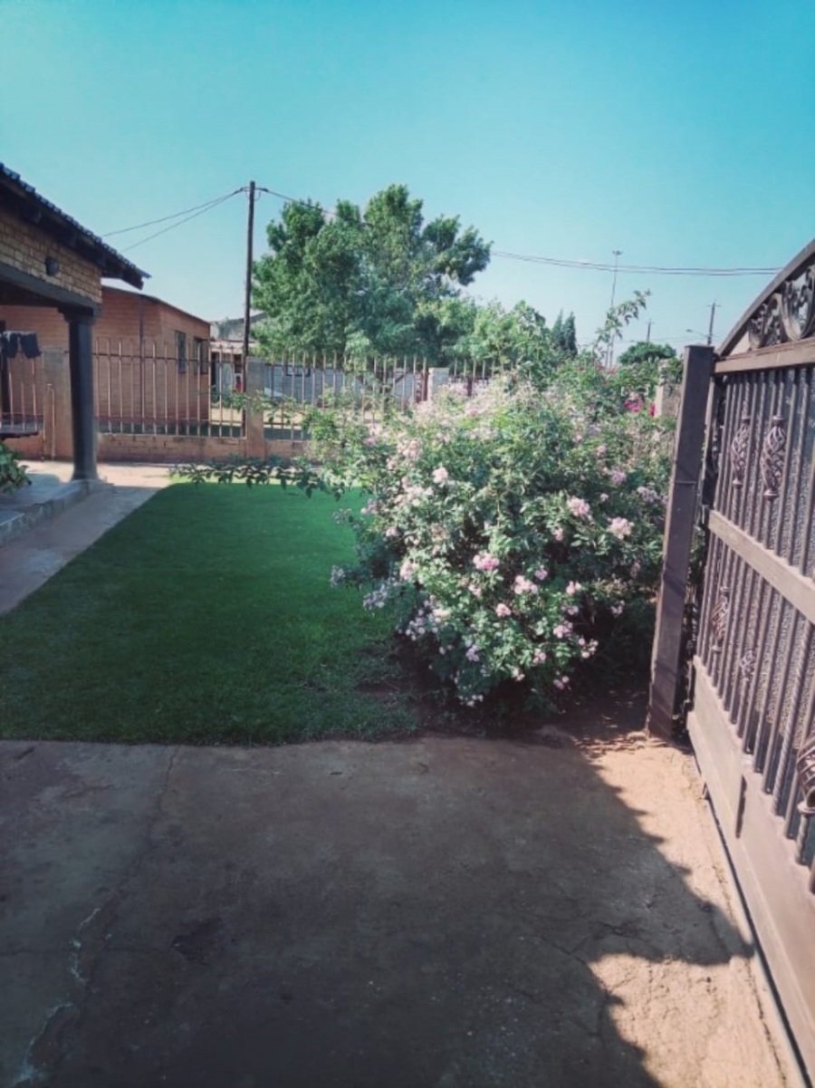 3 Bedroom Property for Sale in Promosa North West